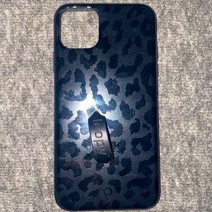 Midnight leopard loopy case, 11 pro max